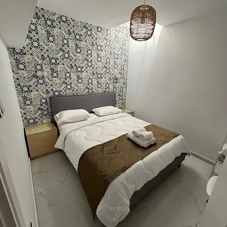 Candi Néosz Marmarász